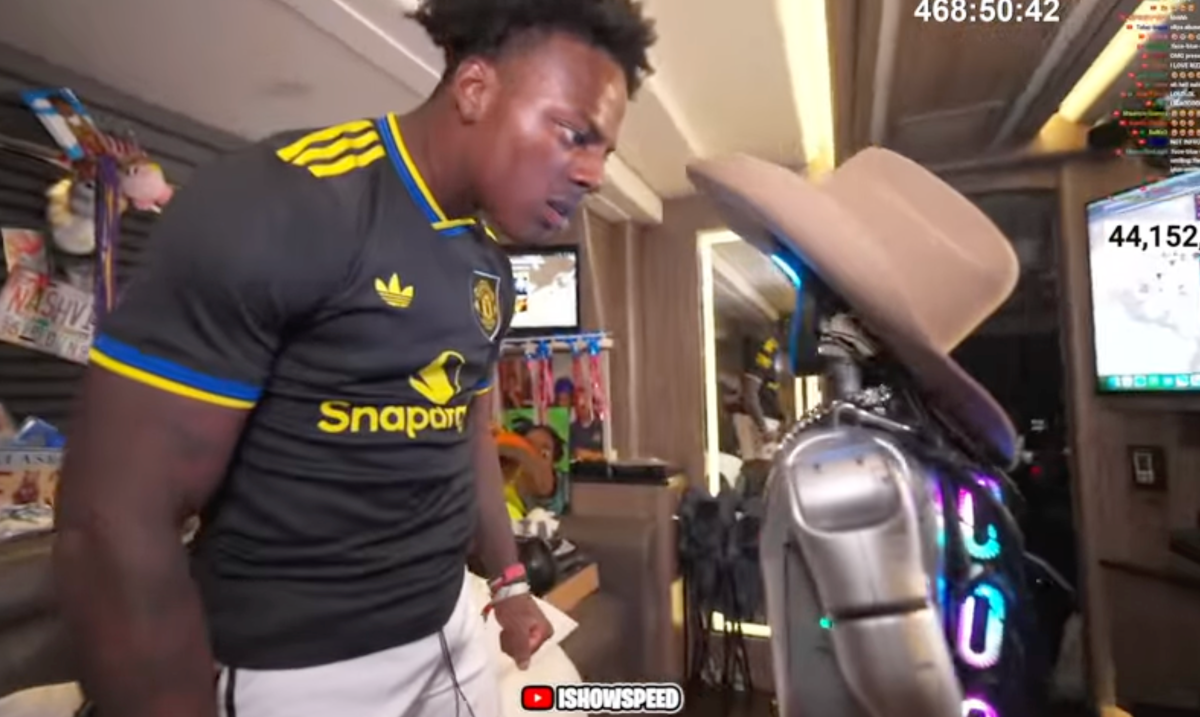 شکایت از IShowSpeed به دلیل ضرب و شتم و خفه کردن ربات انساننمای وایرال Rizzbot